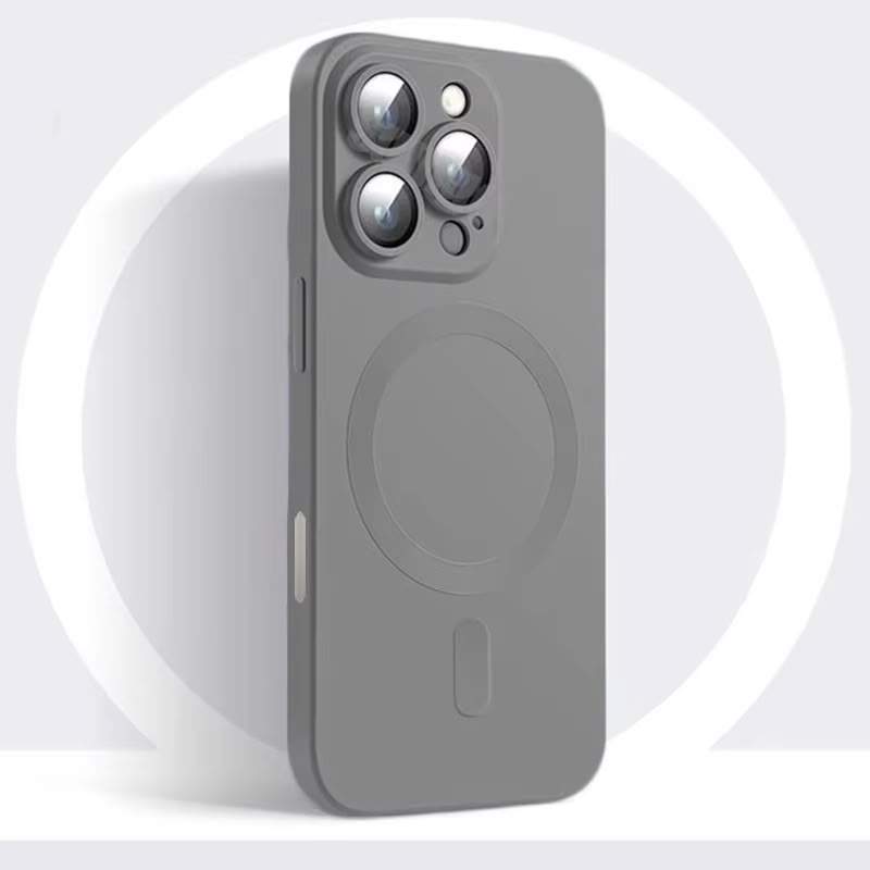 Magnetisk ladeetui med linsebeskytter for iPhone 15 Plus, mykt silikon, matt overflate.